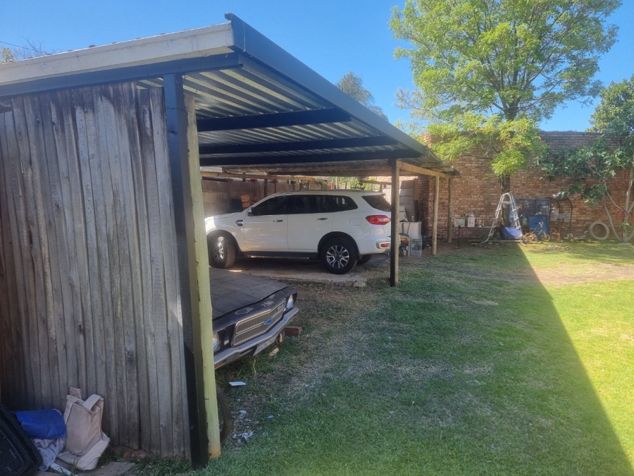 To Let 4 Bedroom Property for Rent in Rietfontein Gauteng