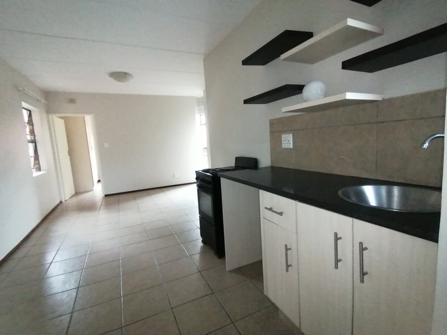 1 Bedroom Property for Sale in Noordwyk Gauteng