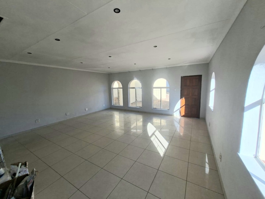 4 Bedroom Property for Sale in Birchleigh North Gauteng