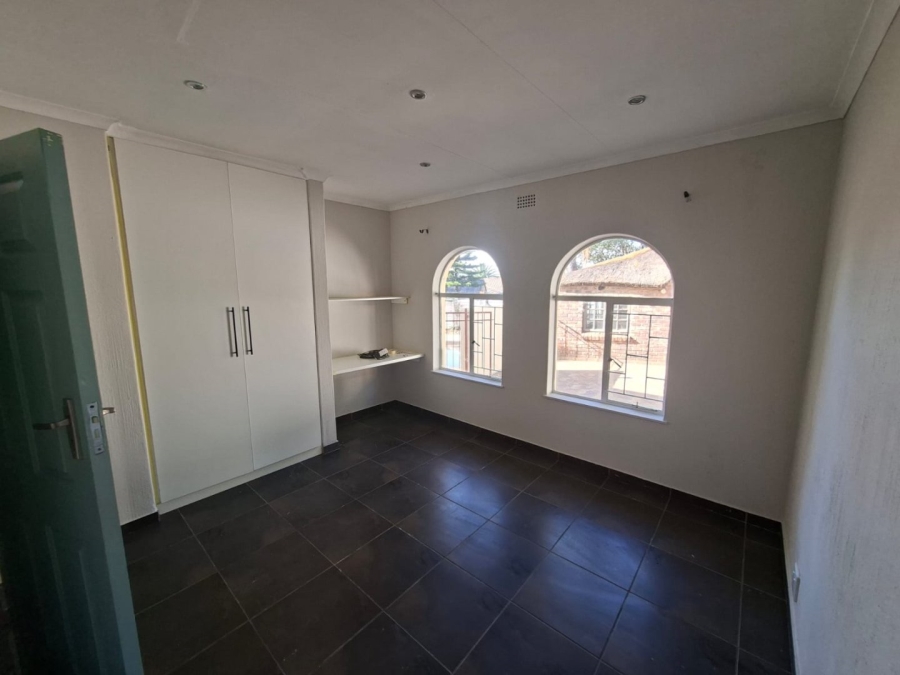 4 Bedroom Property for Sale in Birchleigh North Gauteng