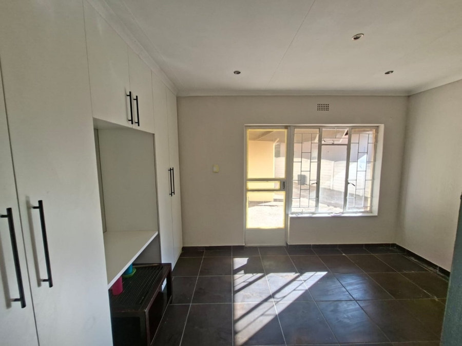 4 Bedroom Property for Sale in Birchleigh North Gauteng