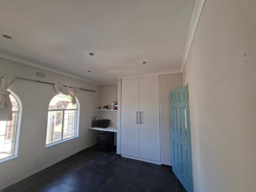 4 Bedroom Property for Sale in Birchleigh North Gauteng