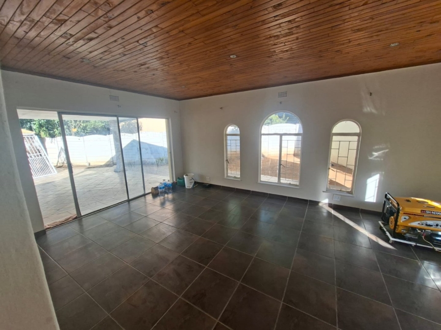4 Bedroom Property for Sale in Birchleigh North Gauteng