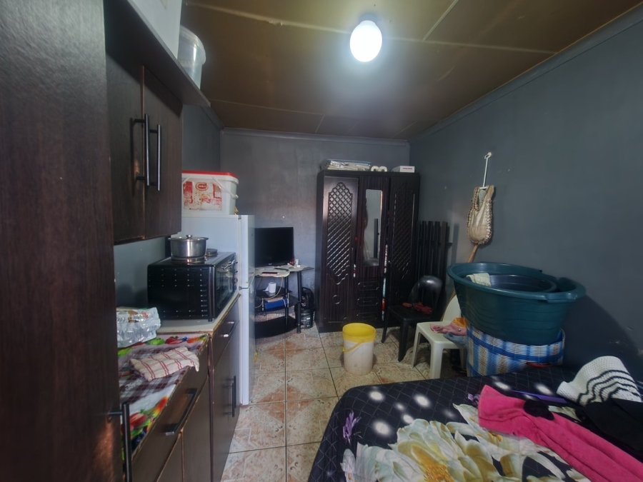 11 Bedroom Property for Sale in Roodekop Gauteng