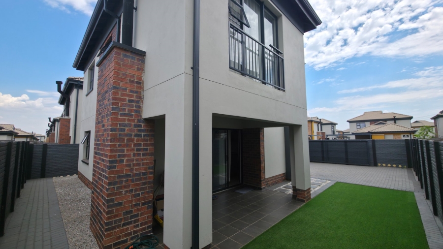 4 Bedroom Property for Sale in Albertsdal Gauteng