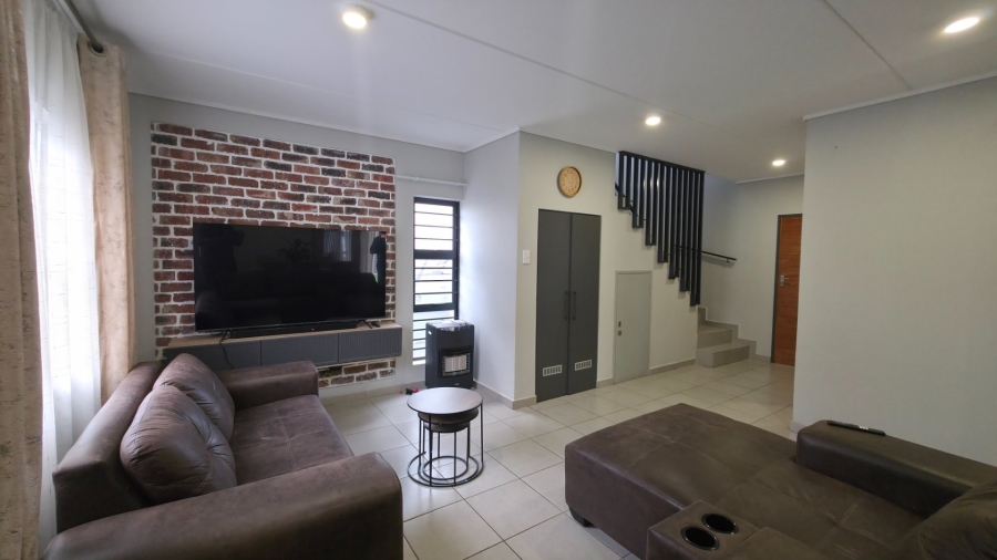 4 Bedroom Property for Sale in Albertsdal Gauteng