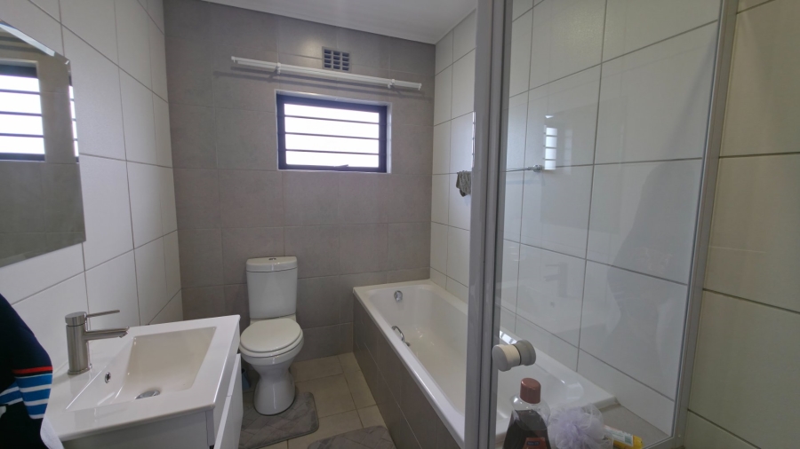 4 Bedroom Property for Sale in Albertsdal Gauteng