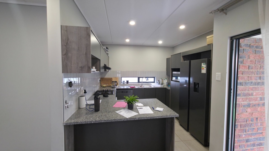 4 Bedroom Property for Sale in Albertsdal Gauteng