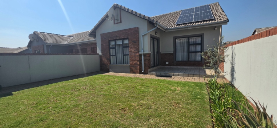 To Let 2 Bedroom Property for Rent in Meyersdal Nature Estate Gauteng