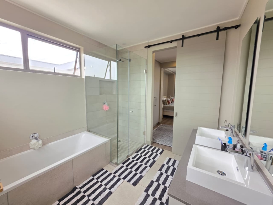 To Let 3 Bedroom Property for Rent in Serengeti Lifestyle Estate Gauteng