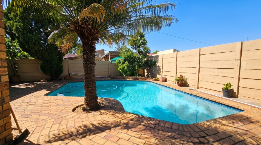 4 Bedroom Property for Sale in Elandspark Gauteng