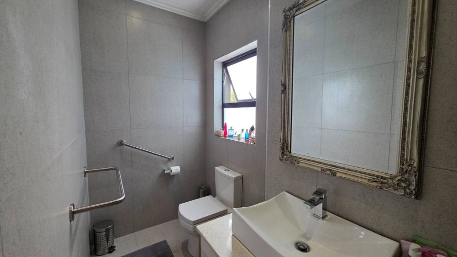 4 Bedroom Property for Sale in Eye of Africa Gauteng