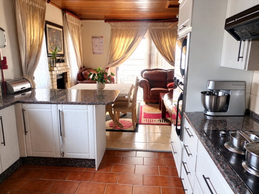 To Let 3 Bedroom Property for Rent in Diepkloof Zone 4 Gauteng