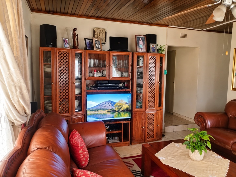To Let 3 Bedroom Property for Rent in Diepkloof Zone 4 Gauteng