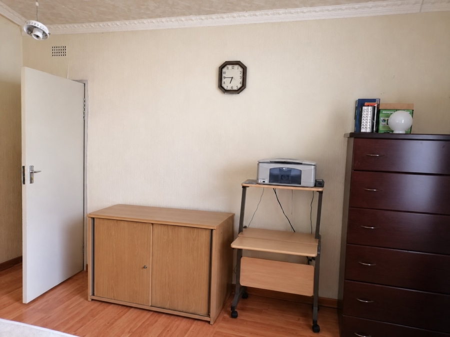 To Let 3 Bedroom Property for Rent in Diepkloof Zone 4 Gauteng
