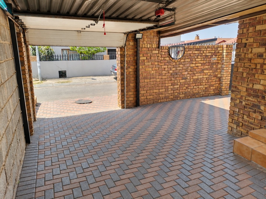 To Let 3 Bedroom Property for Rent in Diepkloof Zone 4 Gauteng
