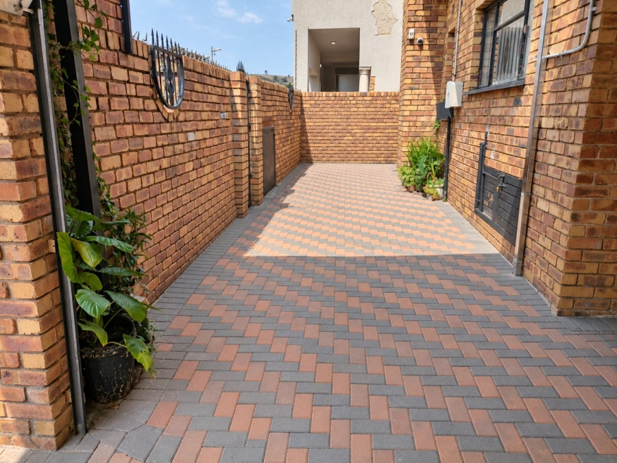 To Let 3 Bedroom Property for Rent in Diepkloof Zone 4 Gauteng