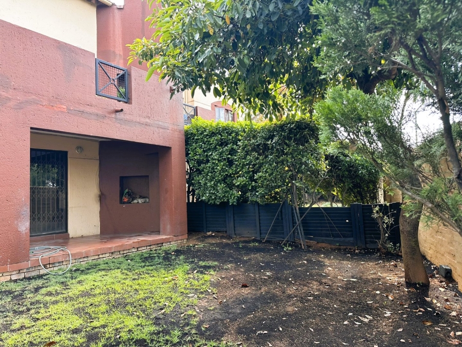To Let 2 Bedroom Property for Rent in Bromhof Gauteng