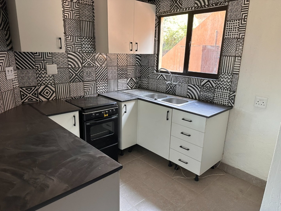 To Let 2 Bedroom Property for Rent in Bromhof Gauteng
