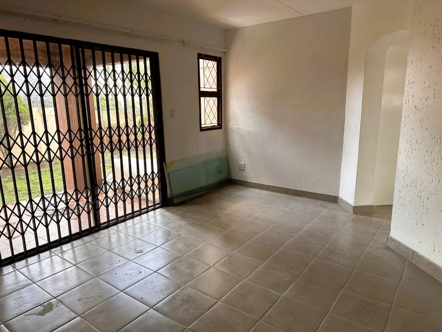 To Let 2 Bedroom Property for Rent in Bromhof Gauteng
