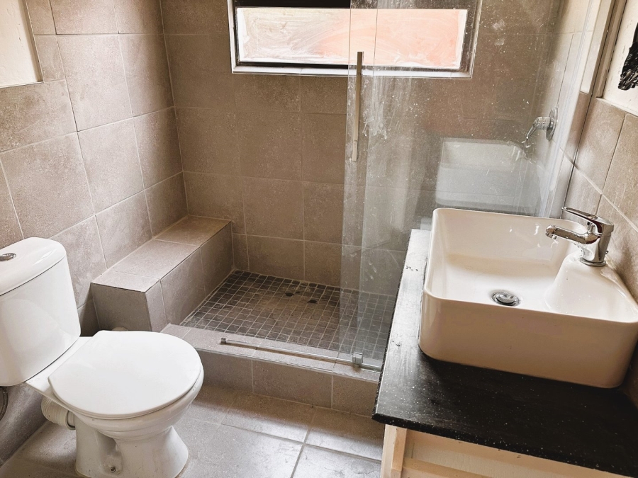 To Let 2 Bedroom Property for Rent in Bromhof Gauteng