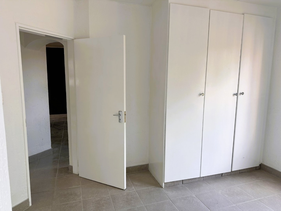 To Let 2 Bedroom Property for Rent in Bromhof Gauteng