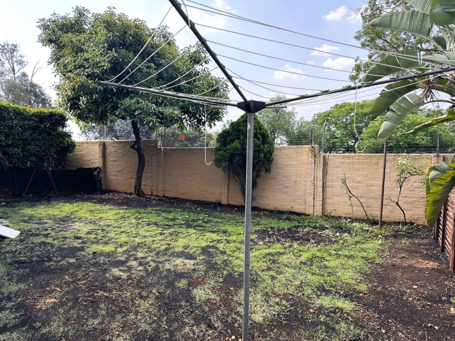 To Let 2 Bedroom Property for Rent in Bromhof Gauteng