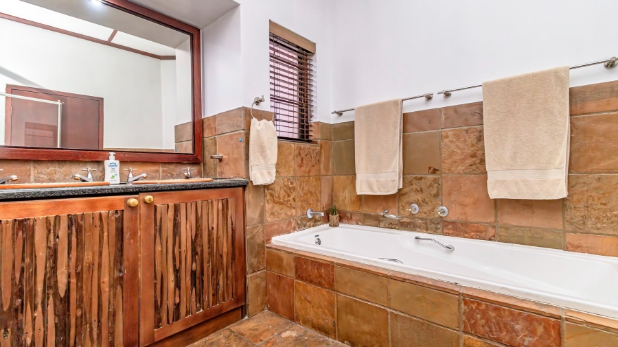 3 Bedroom Property for Sale in Glen Marais Gauteng