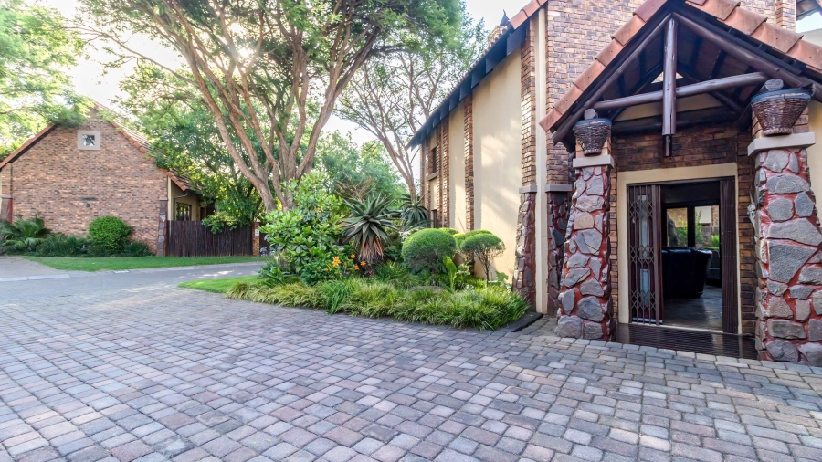3 Bedroom Property for Sale in Glen Marais Gauteng