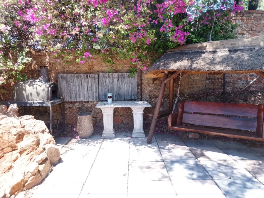 2 Bedroom Property for Sale in La Montagne Gauteng