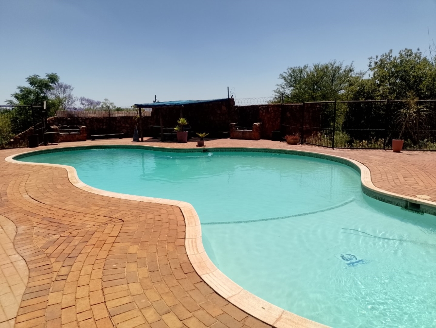 2 Bedroom Property for Sale in La Montagne Gauteng