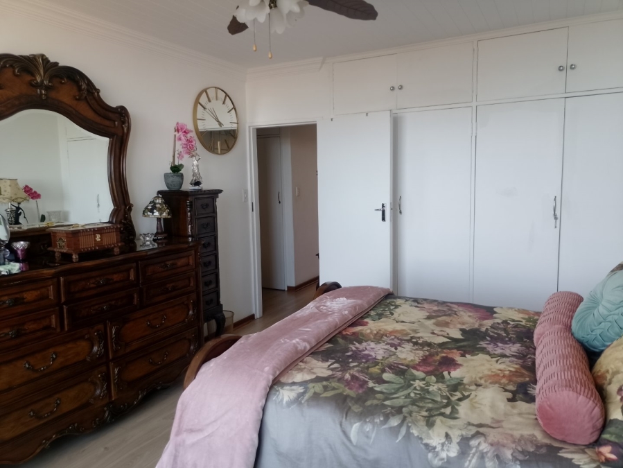 2 Bedroom Property for Sale in La Montagne Gauteng