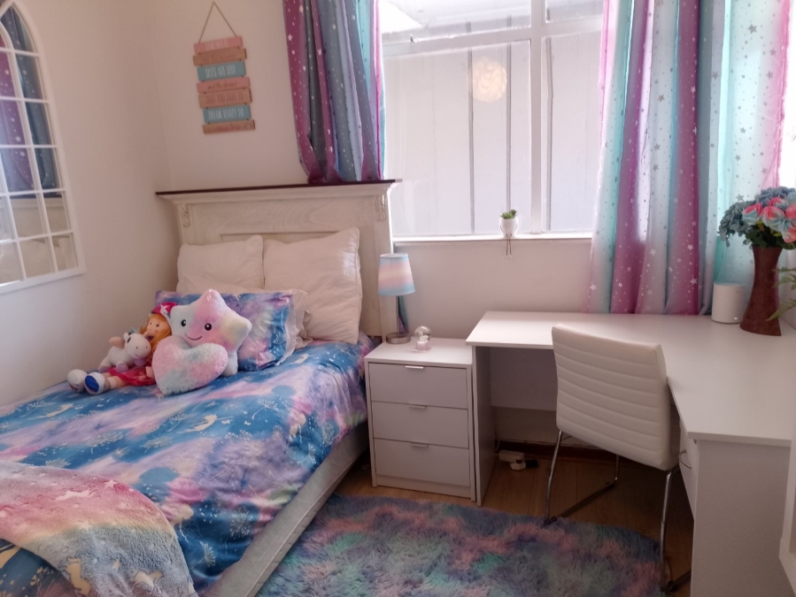 2 Bedroom Property for Sale in La Montagne Gauteng