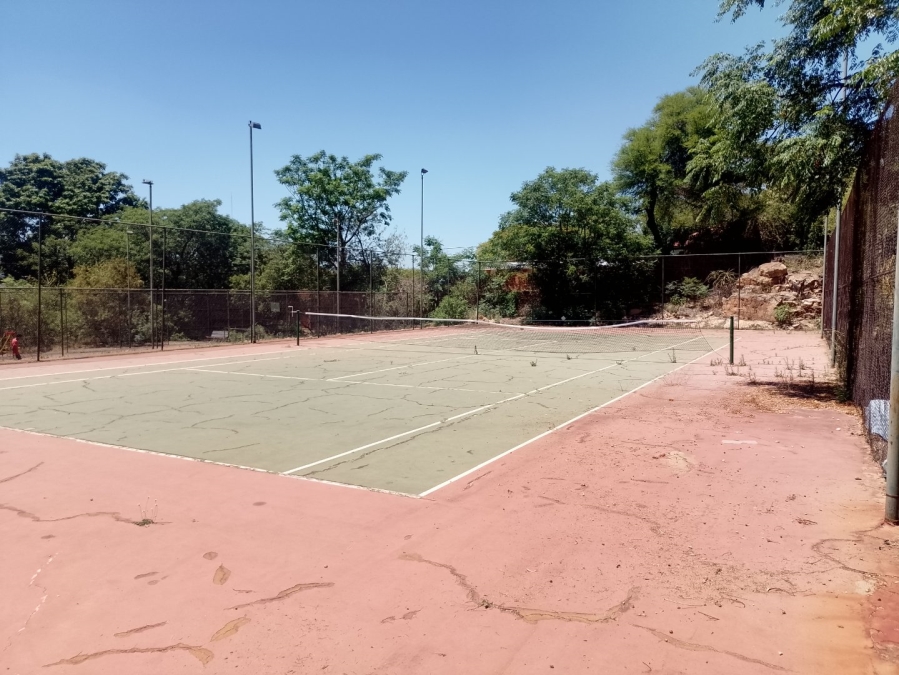 2 Bedroom Property for Sale in La Montagne Gauteng