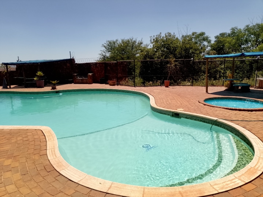 2 Bedroom Property for Sale in La Montagne Gauteng