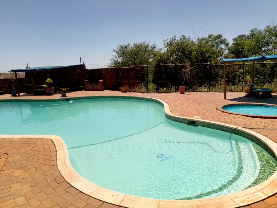 2 Bedroom Property for Sale in La Montagne Gauteng