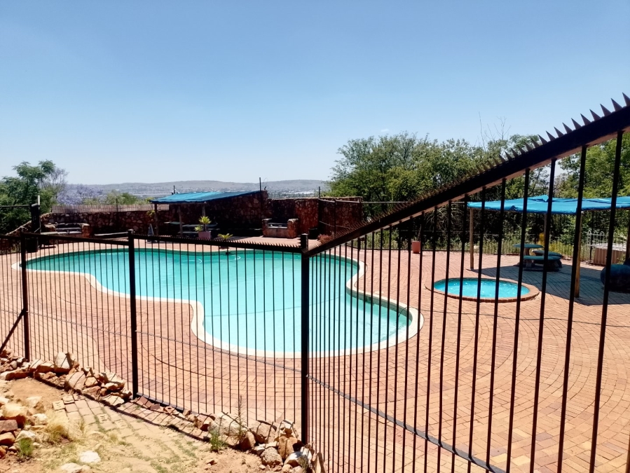2 Bedroom Property for Sale in La Montagne Gauteng
