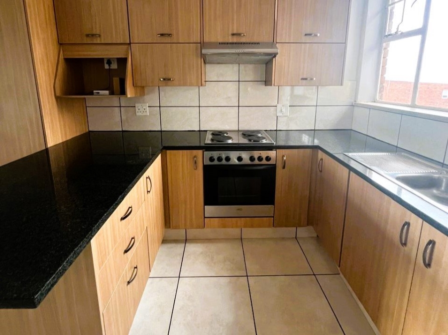 To Let 2 Bedroom Property for Rent in Emmarentia Gauteng