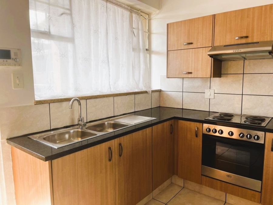 To Let 2 Bedroom Property for Rent in Emmarentia Gauteng