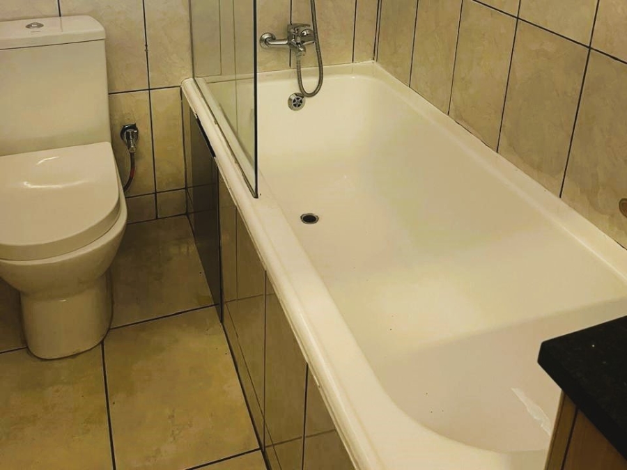 To Let 2 Bedroom Property for Rent in Emmarentia Gauteng