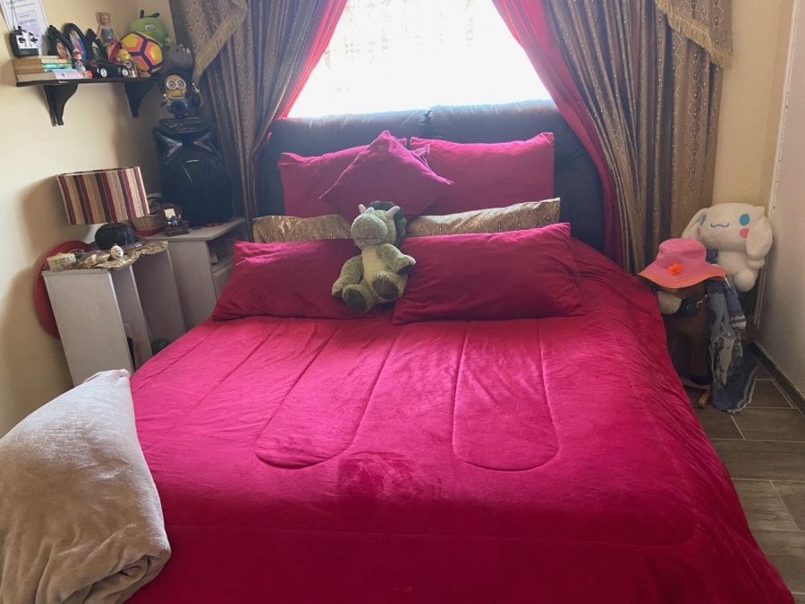 5 Bedroom Property for Sale in Illiondale Gauteng