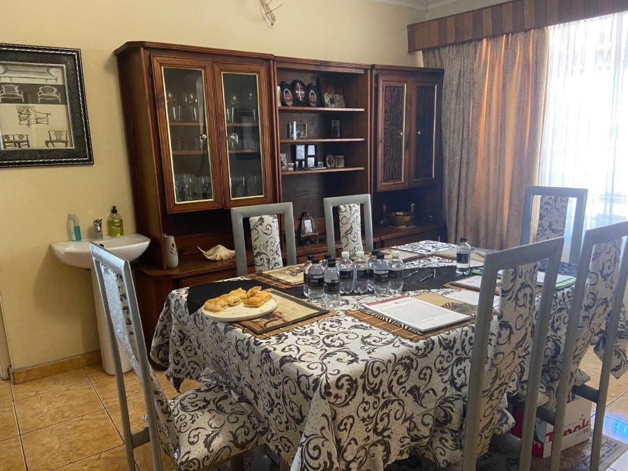 5 Bedroom Property for Sale in Illiondale Gauteng