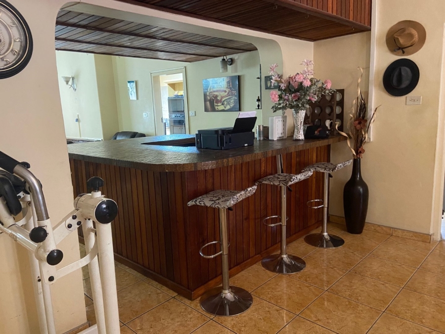 5 Bedroom Property for Sale in Illiondale Gauteng