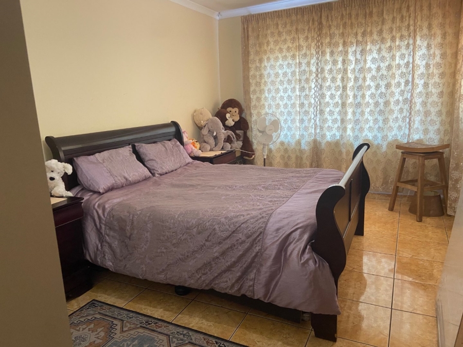 5 Bedroom Property for Sale in Illiondale Gauteng