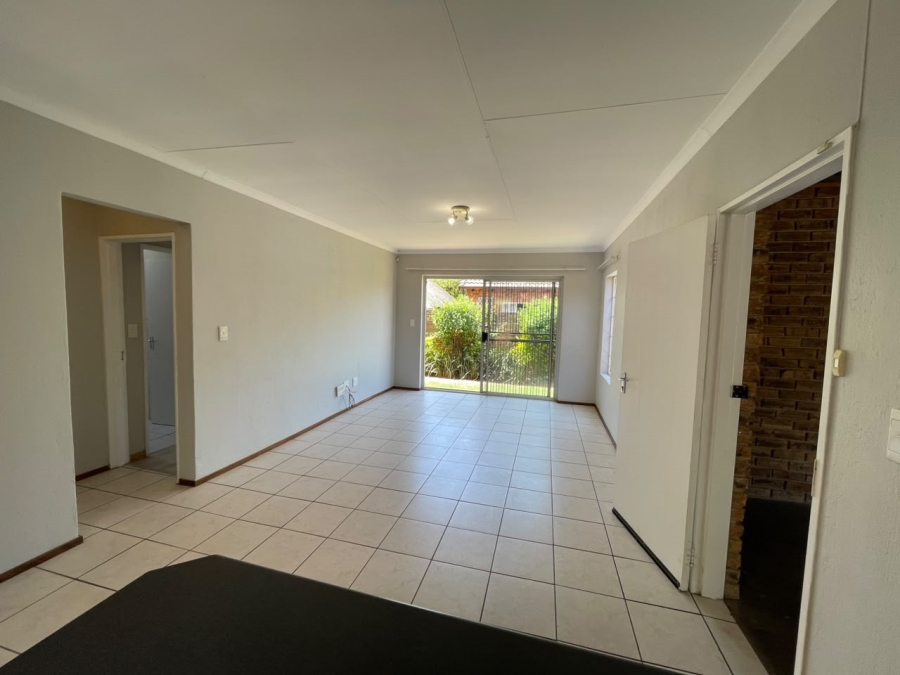 2 Bedroom Property for Sale in Willowbrook Gauteng