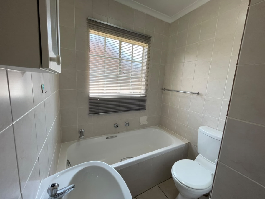 2 Bedroom Property for Sale in Willowbrook Gauteng