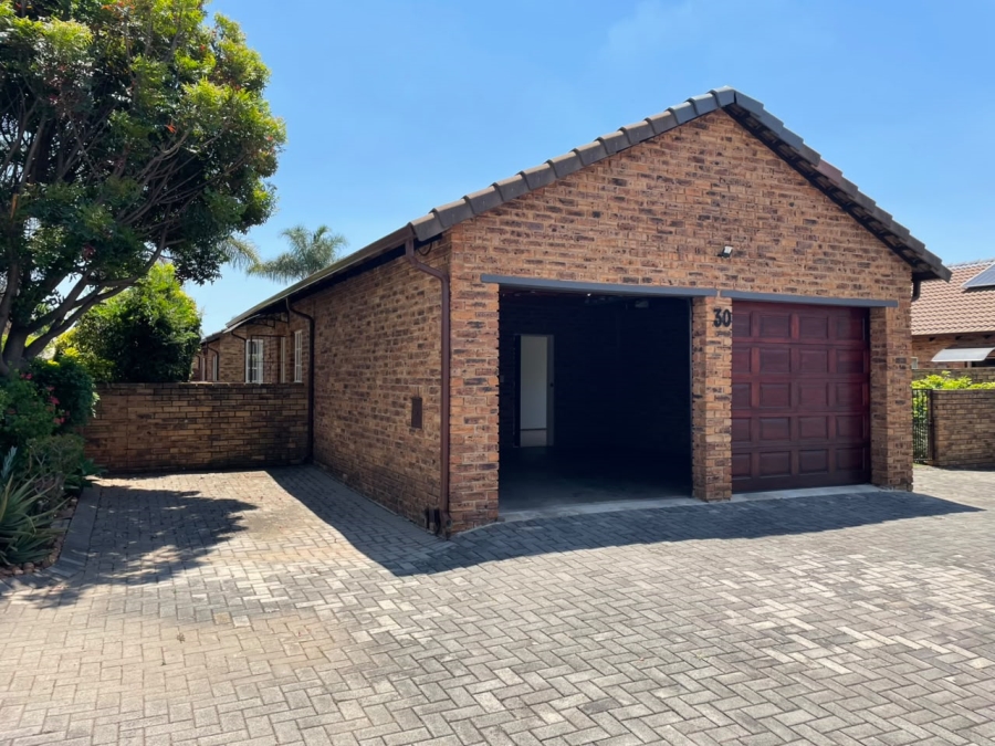 2 Bedroom Property for Sale in Willowbrook Gauteng