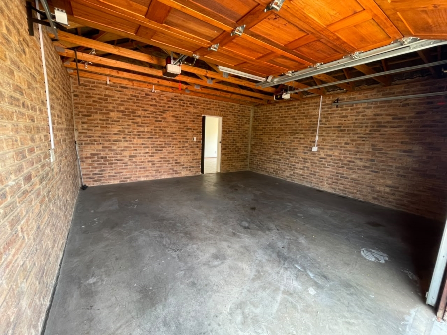 2 Bedroom Property for Sale in Willowbrook Gauteng