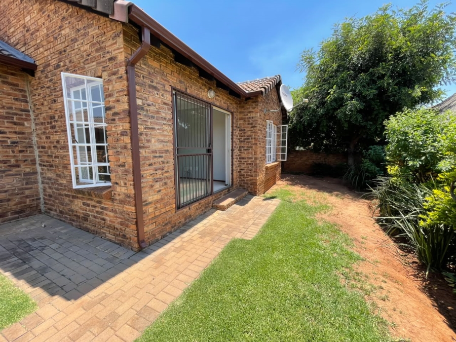 2 Bedroom Property for Sale in Willowbrook Gauteng