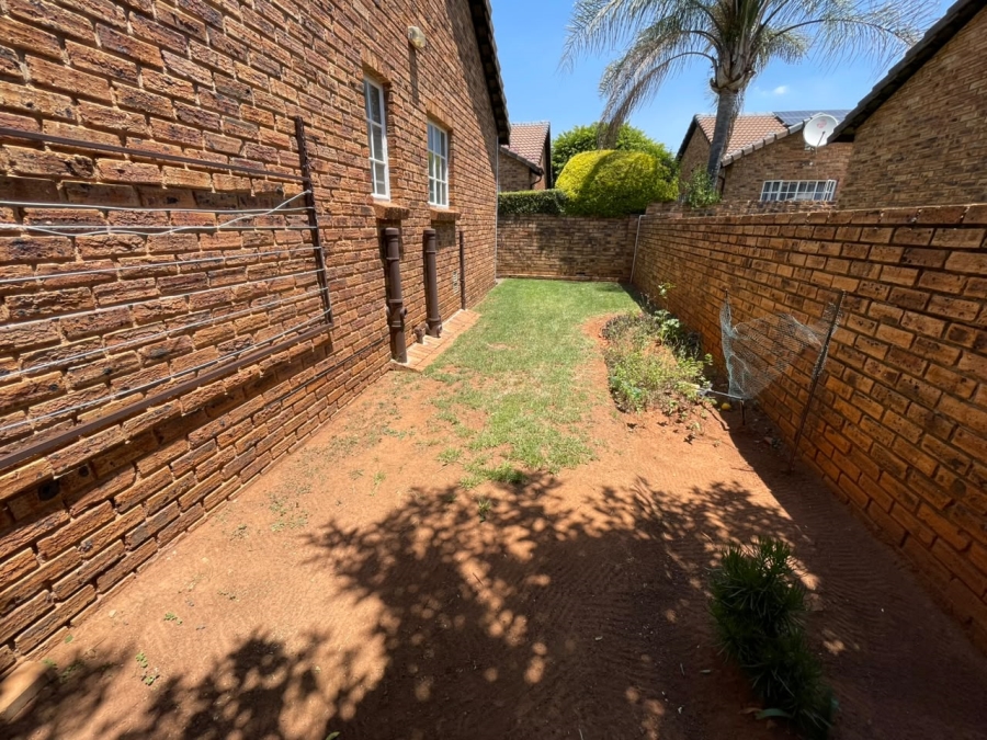 2 Bedroom Property for Sale in Willowbrook Gauteng